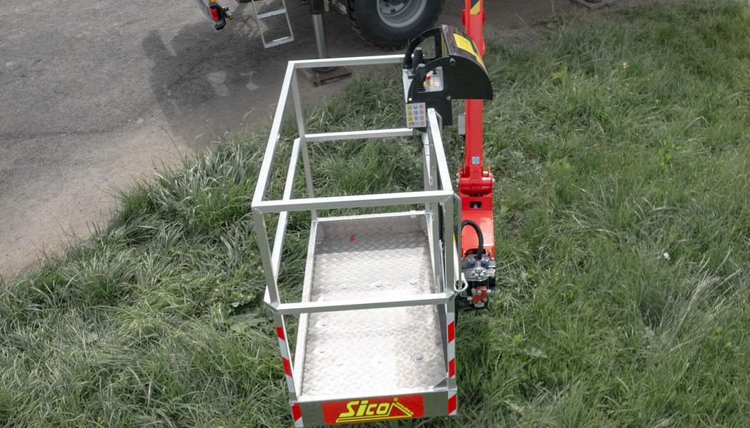 SICO - MB Atego 4x4 GSR B220TJ_005