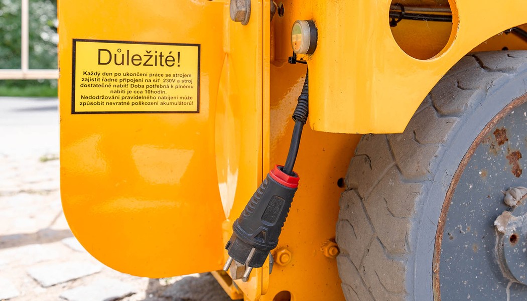 SICO_nuzkova akumulatorova plosina_Haulotte-Compact 8_w_009