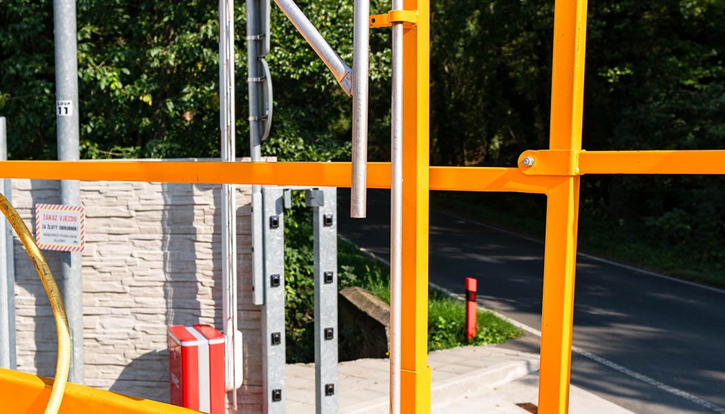 SICO RENT - nuzkova dieselova pracovni plosina Haulotte H 15 SX_w_0015