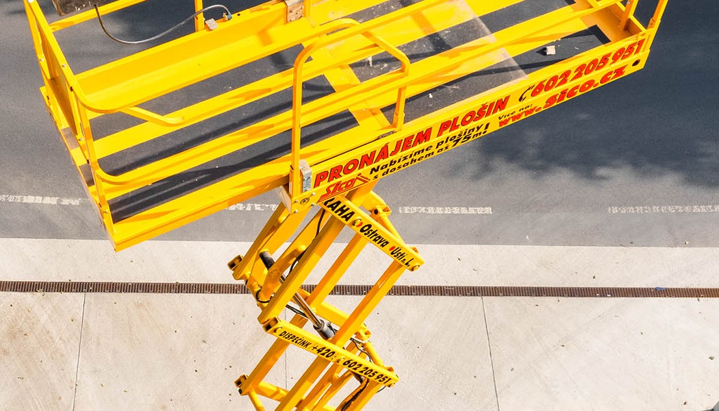 SICO RENT_nuzkova aku plosina_Haulotte Compact 12_w_0013