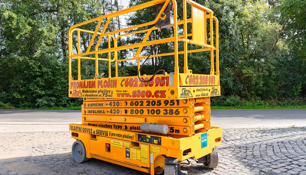 SICO RENT_nuzkova aku plosina_Haulotte Compact 12_w_004