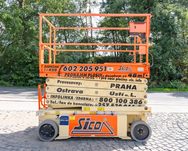 SICO_akumulatorova nuzkova plosina_JLG 10 RS_w_004