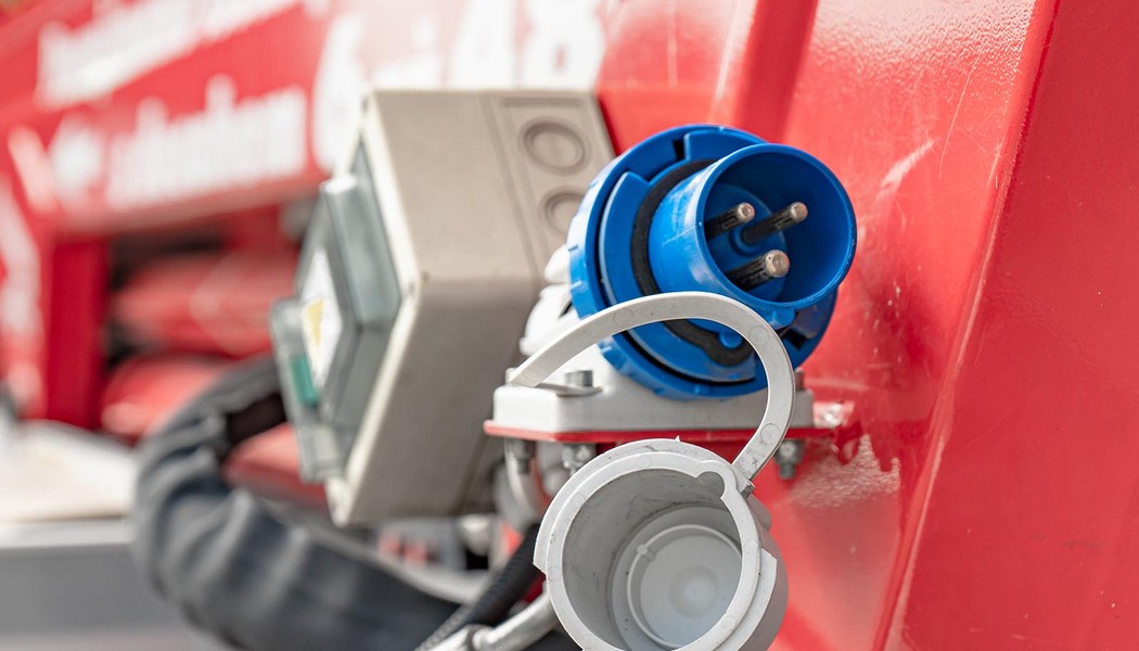 SICO RENT - Nissan Cabstar Cela DT25_020