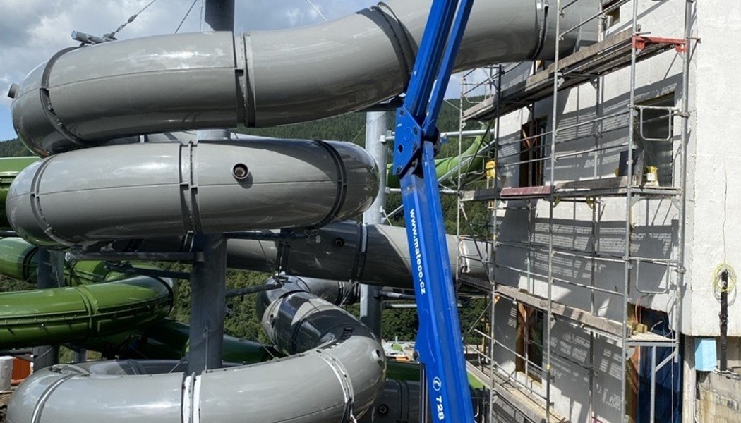 Montáž tobogánu – Hotel Vista, Dolní Morava