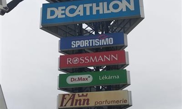 Projekt OC Silesia Opava – práce na hlavním pylonu