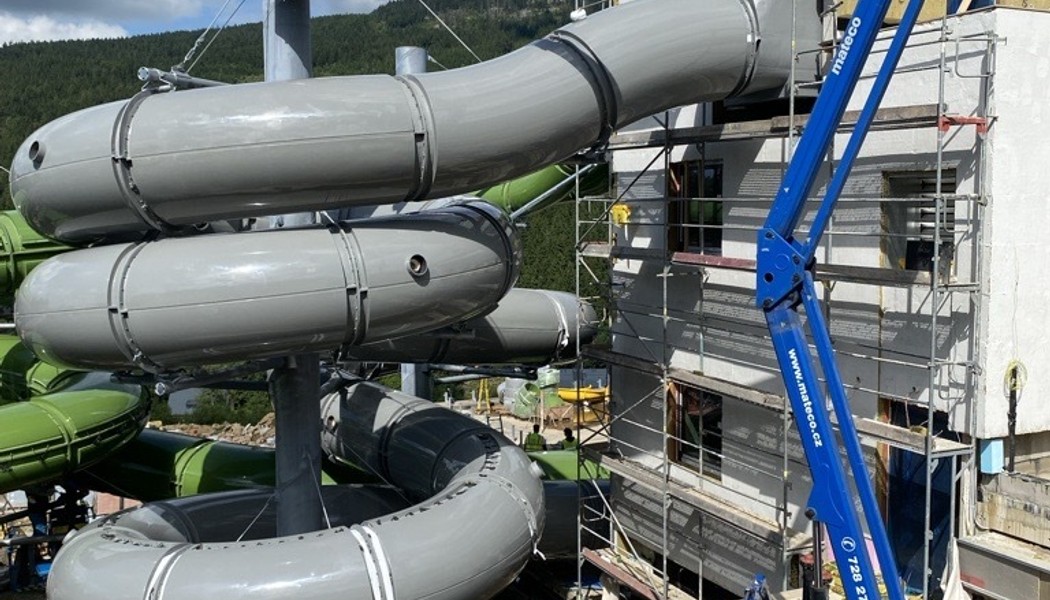 Montáž tobogánu – Hotel Vista, Dolní Morava