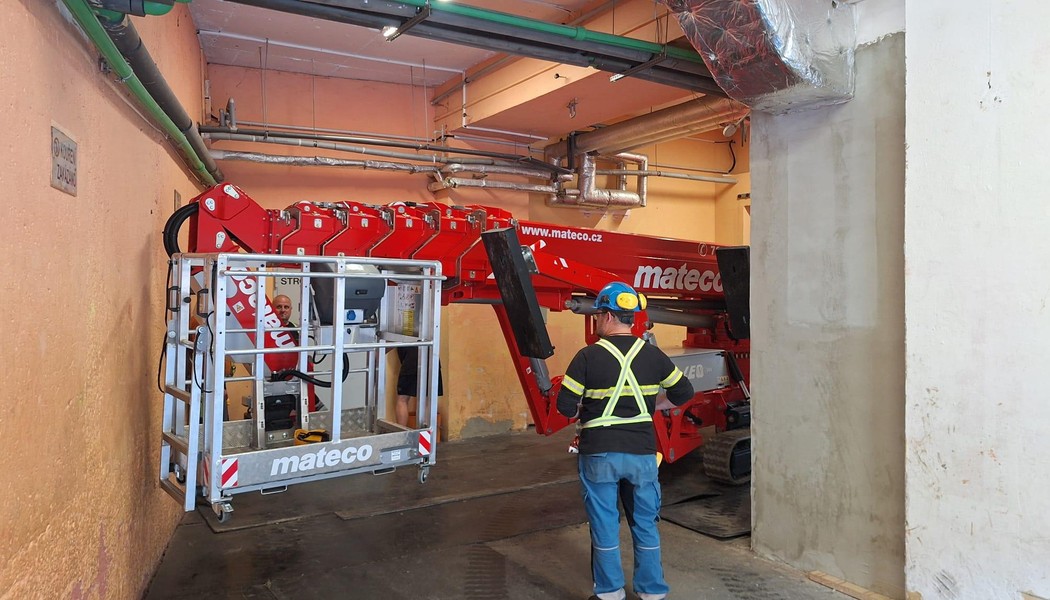 Práce na zimním stadionu v Havířově