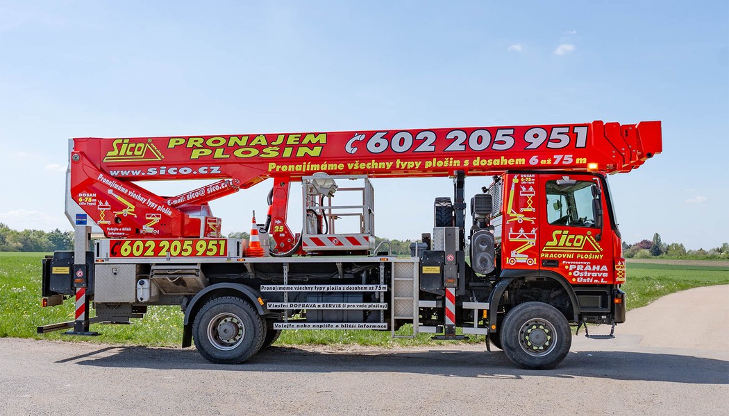 Autoplosina BRONTO SKYLIFT S46XDT pravy bok