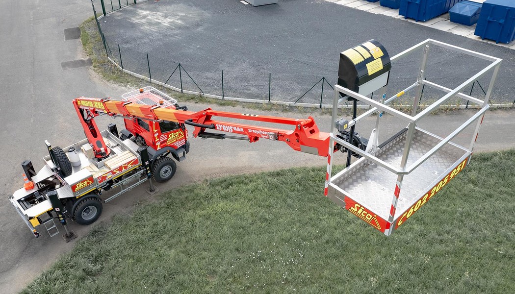 SICO - MB Atego 4x4 GSR B220TJ_010