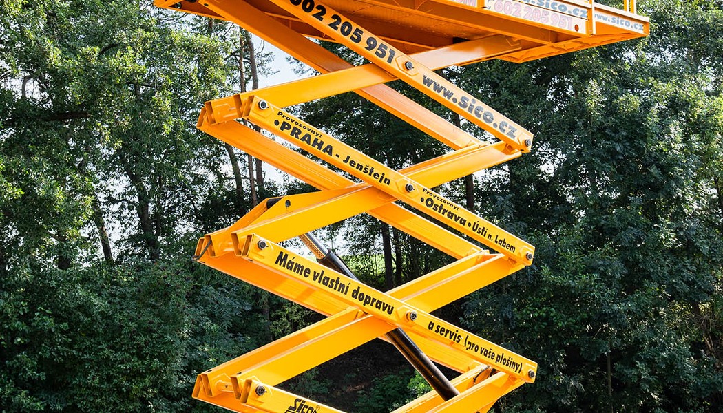 SICO RENT - nuzkova dieselova pracovni plosina Haulotte H 15 SX_w_0011