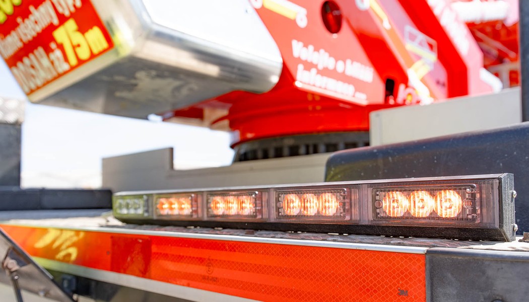 BRONTO SKYLIFT S46XDT vystrazne osvetleni