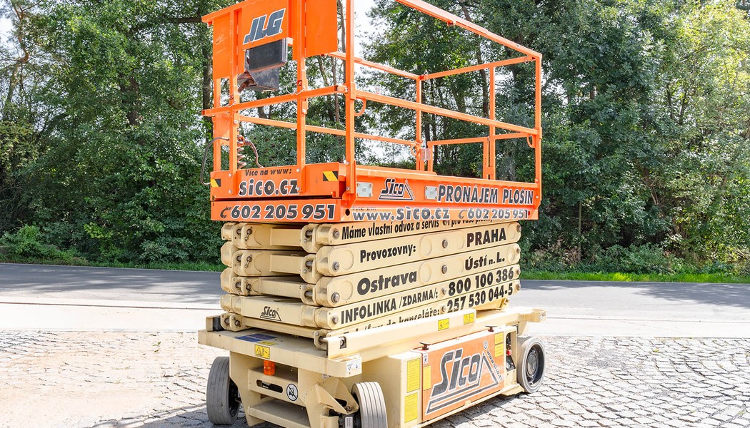 SICO_akumulatorova nuzkova plosina_JLG 10 RS_w_002