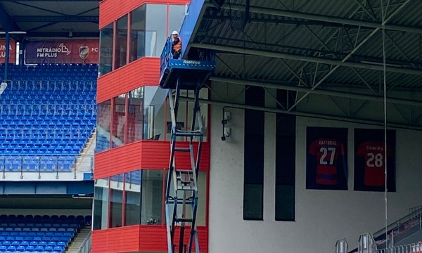 Realizace údržbových prací v DOOSAN Areně v Plzni