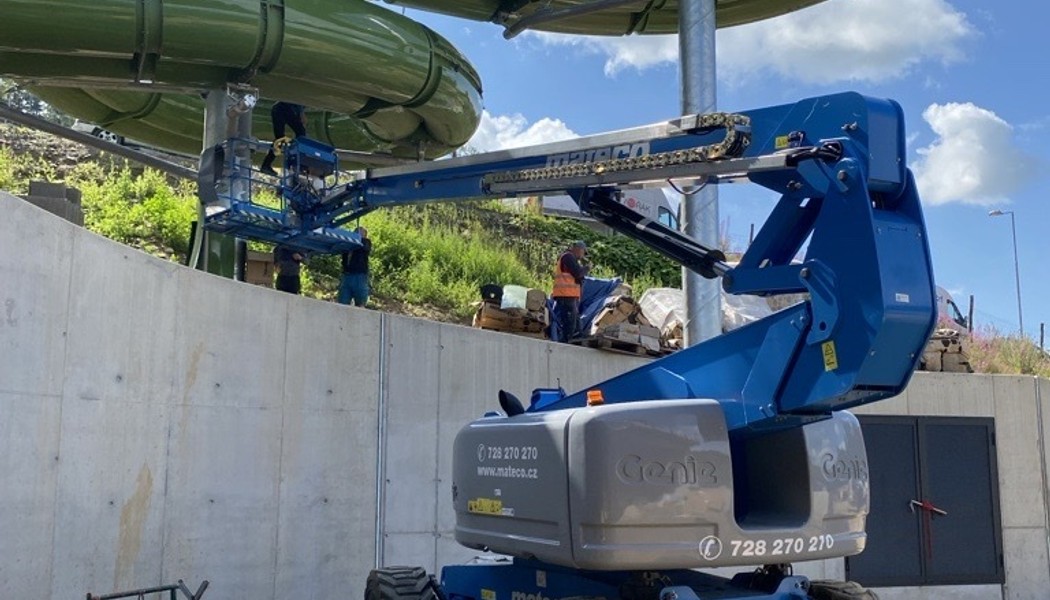 Montáž tobogánu – Hotel Vista, Dolní Morava