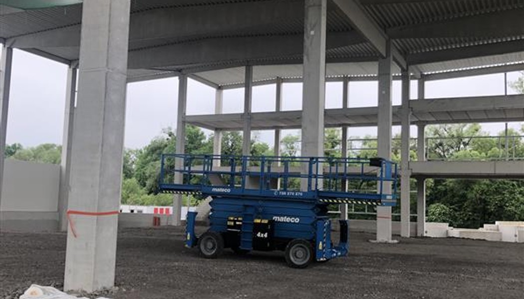 Výškové a montážní práce v průmyslovém areálu v Třanovicích