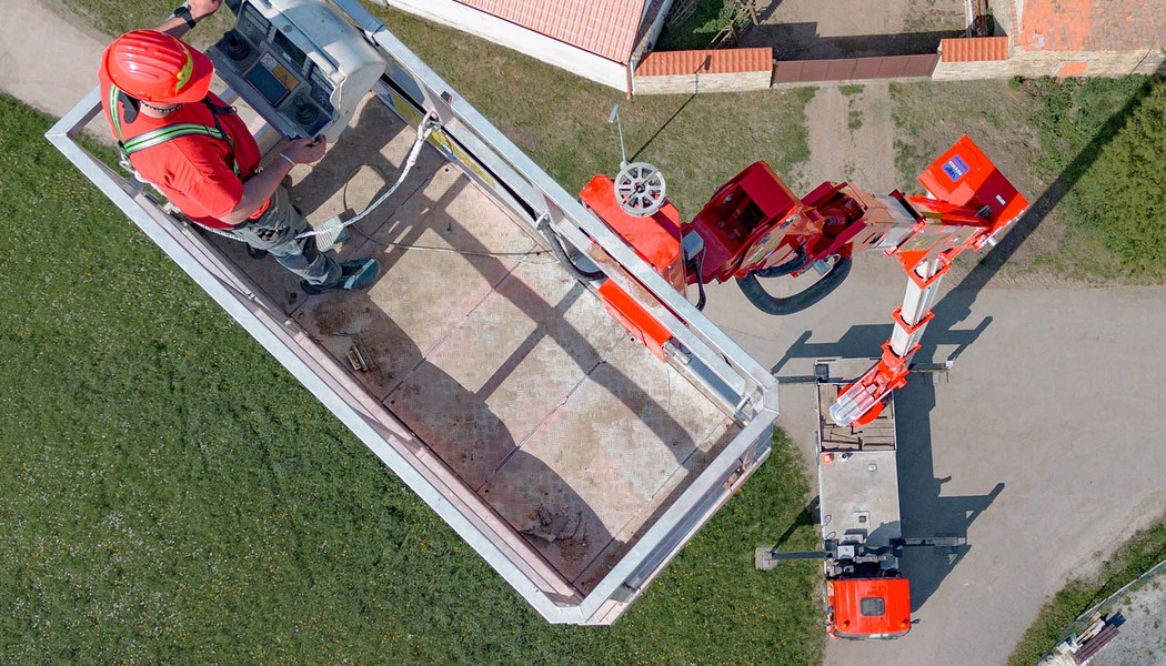 Autoplosina BRONTO SKYLIFT S46XDT maximalni pracovni vyska