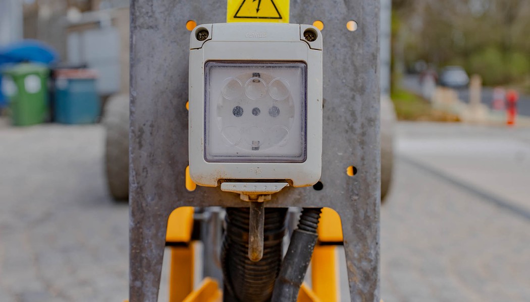 Haulotte SIGMA 16 zasuvka 230 V v pracovnim kosi