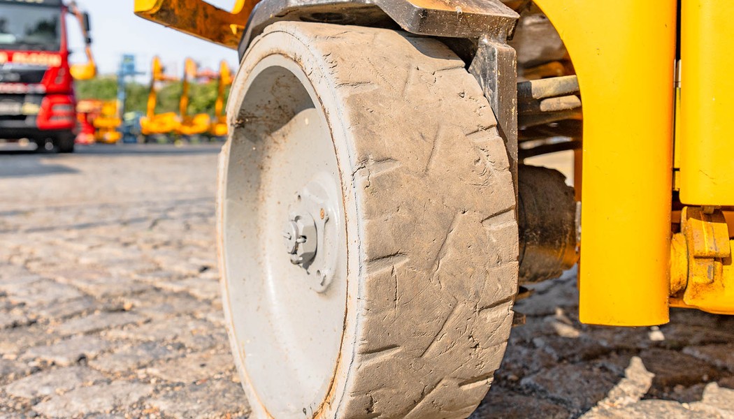 SICO RENT Nuzkova akumulatorove plosiny Haulotte Compact 14 w_014