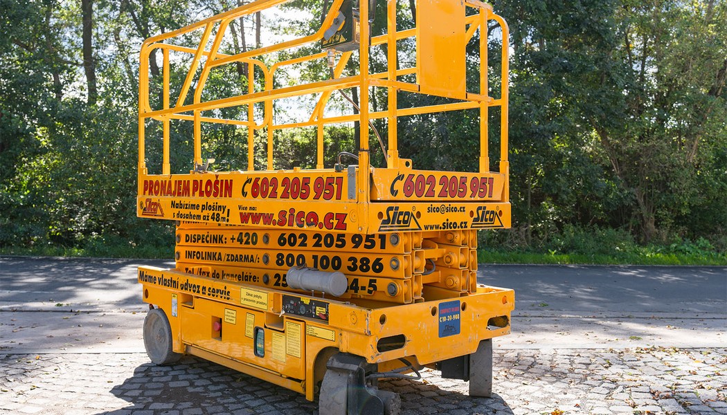 pronajem nuzkove plosiny Haulotte Compact 10