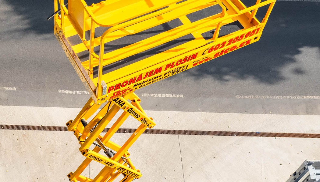 SICO RENT_nuzkova aku plosina_Haulotte Compact 12_w_0012