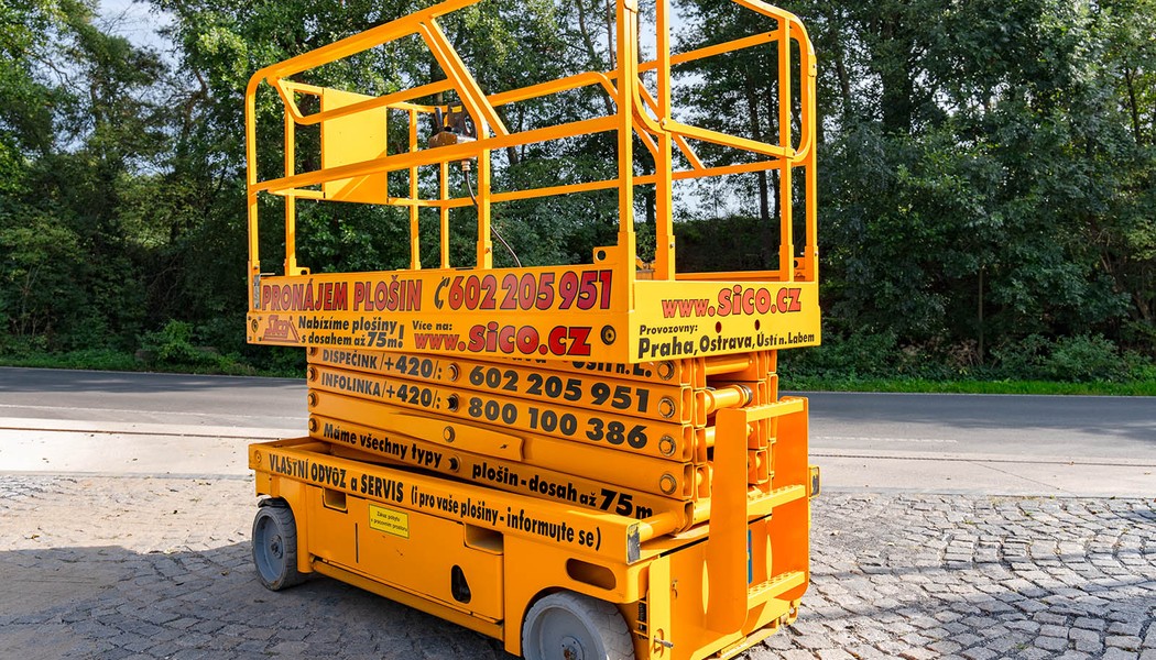 SICO RENT_nuzkova aku plosina_Haulotte Compact 12_w_008