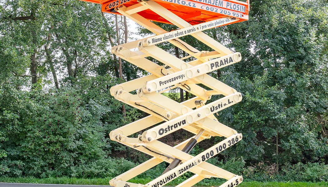 SICO_akumulatorova nuzkova plosina_JLG 10 RS_w_0016