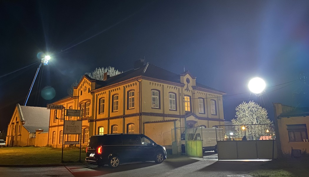 Description of picture 2