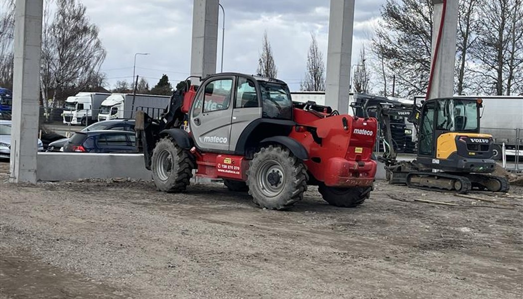 Výstavba a vybavení výrobní haly v Hradci Králové