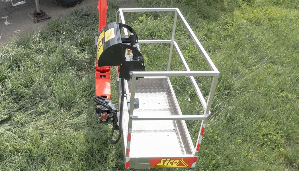 SICO - MB Atego 4x4 GSR B220TJ_006