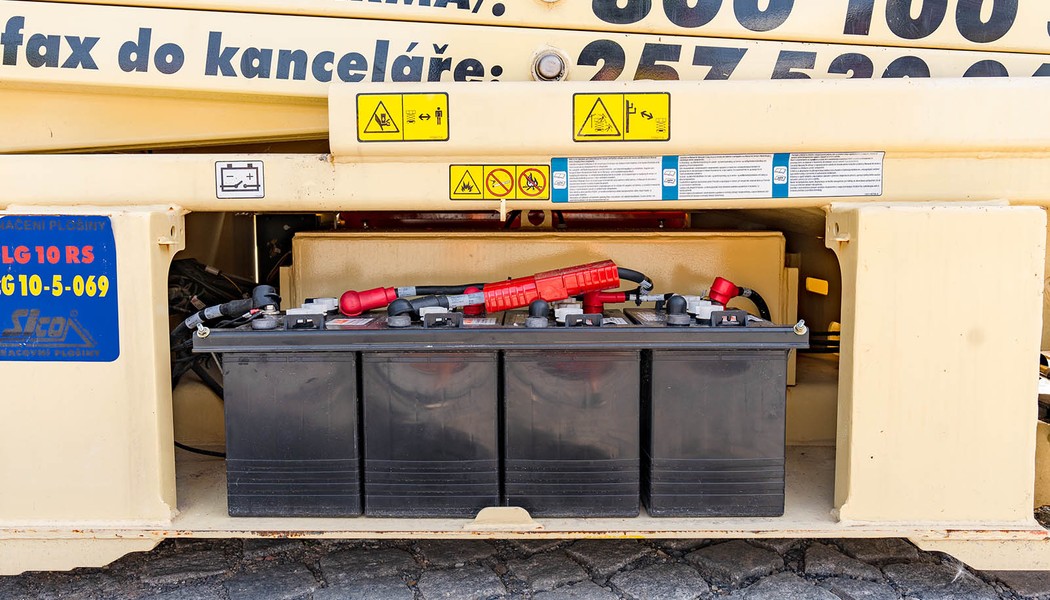 SICO_akumulatorova nuzkova plosina_JLG 10 RS_w_0014