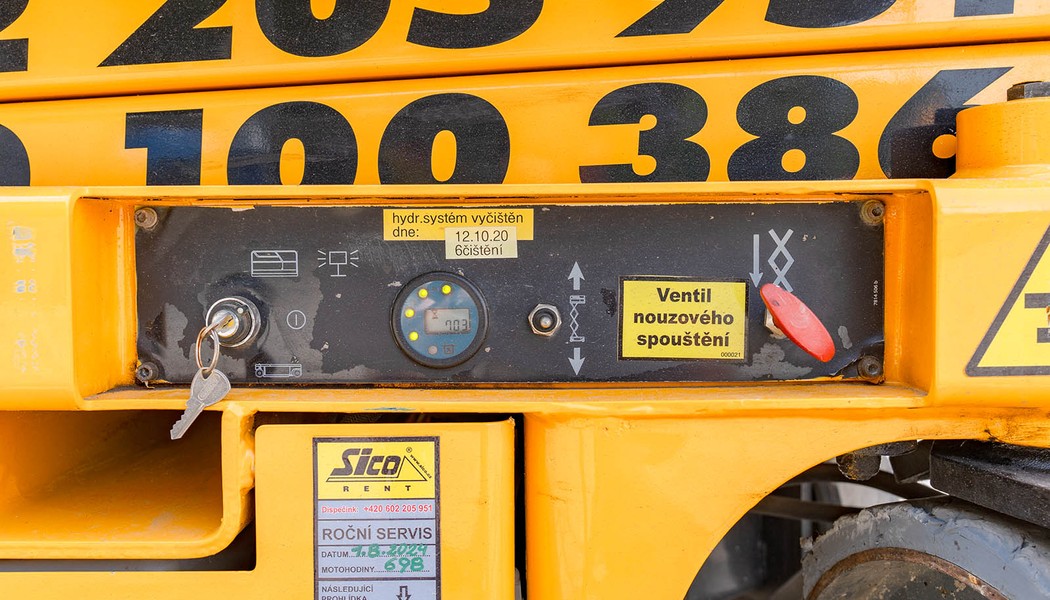 SICO_nuzkova akumulatorova plosina_Haulotte-Compact 8_w_006