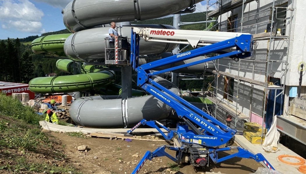 Montáž tobogánu – Hotel Vista, Dolní Morava