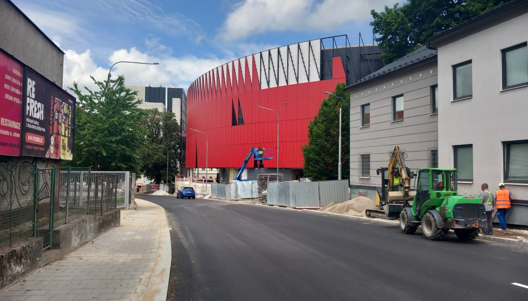 size4-17489857040966-152-foto-stavba-horacke-areny-zacina-finisovat-dnes-a-zitra-bude-uzavrena-tyrsova (1).jpg