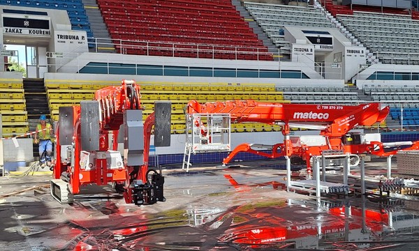 Práce na zimním stadionu v Havířově