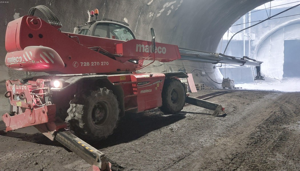 Roční servis teleskopického manipulátoru MRT 2150 – výstavba metra D, Praha