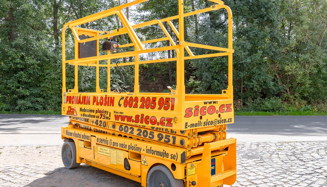 SICO_nuzkova akumulatorova plosina_Haulotte-Compact 8_w_0015