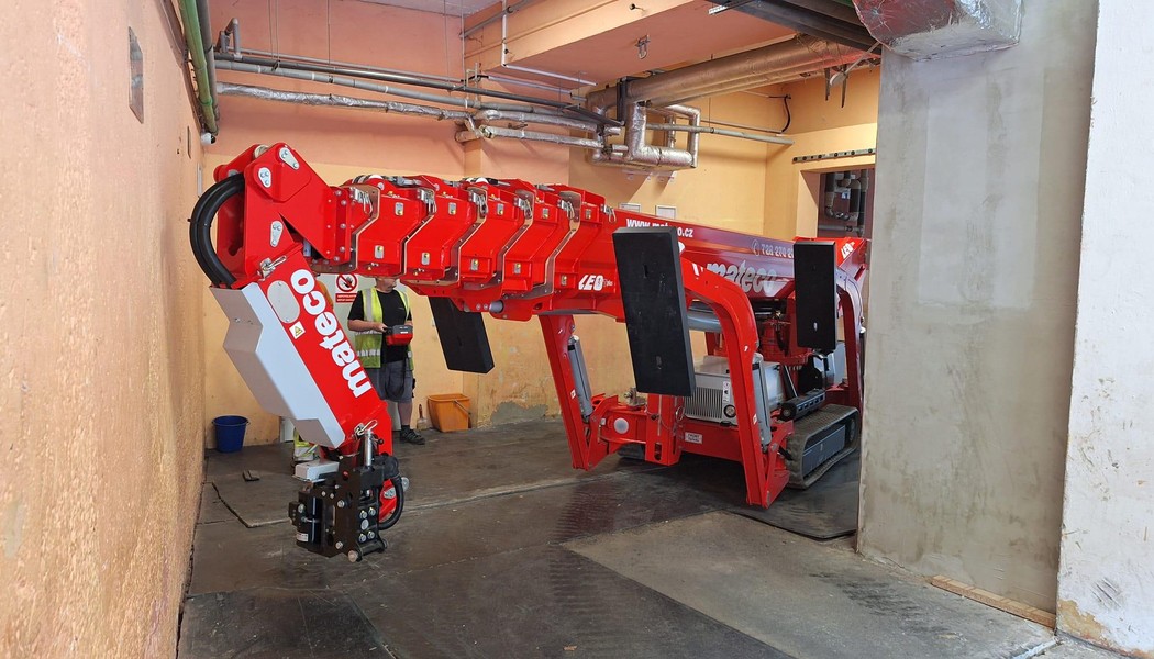 Práce na zimním stadionu v Havířově